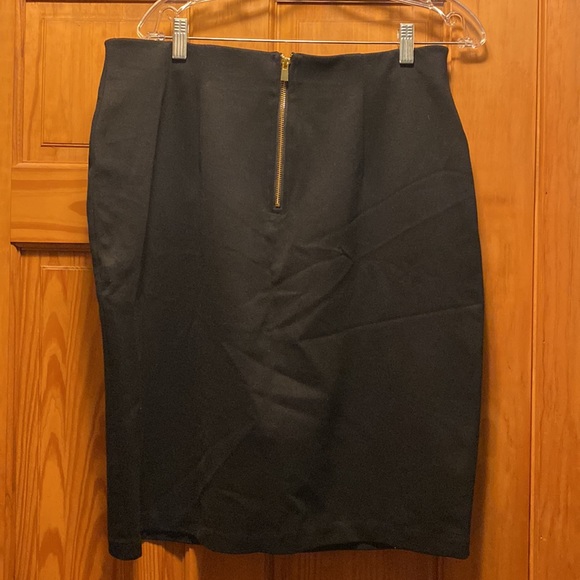 🆕 Grace Black Straight Zipper Back Skirt, Size 14 - Picture 2 of 5